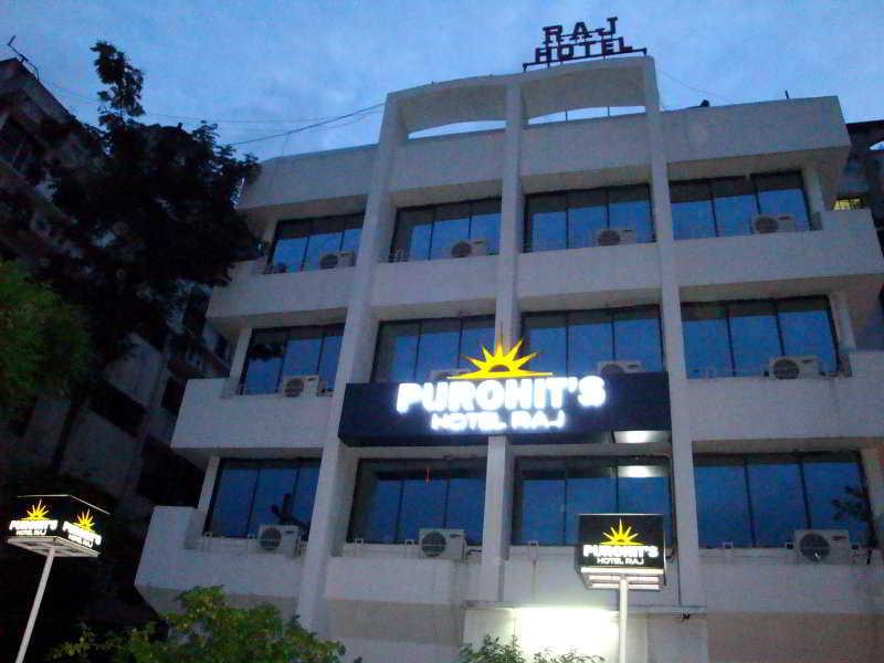 Purohit S Hotel Raj Surat Exteriör bild